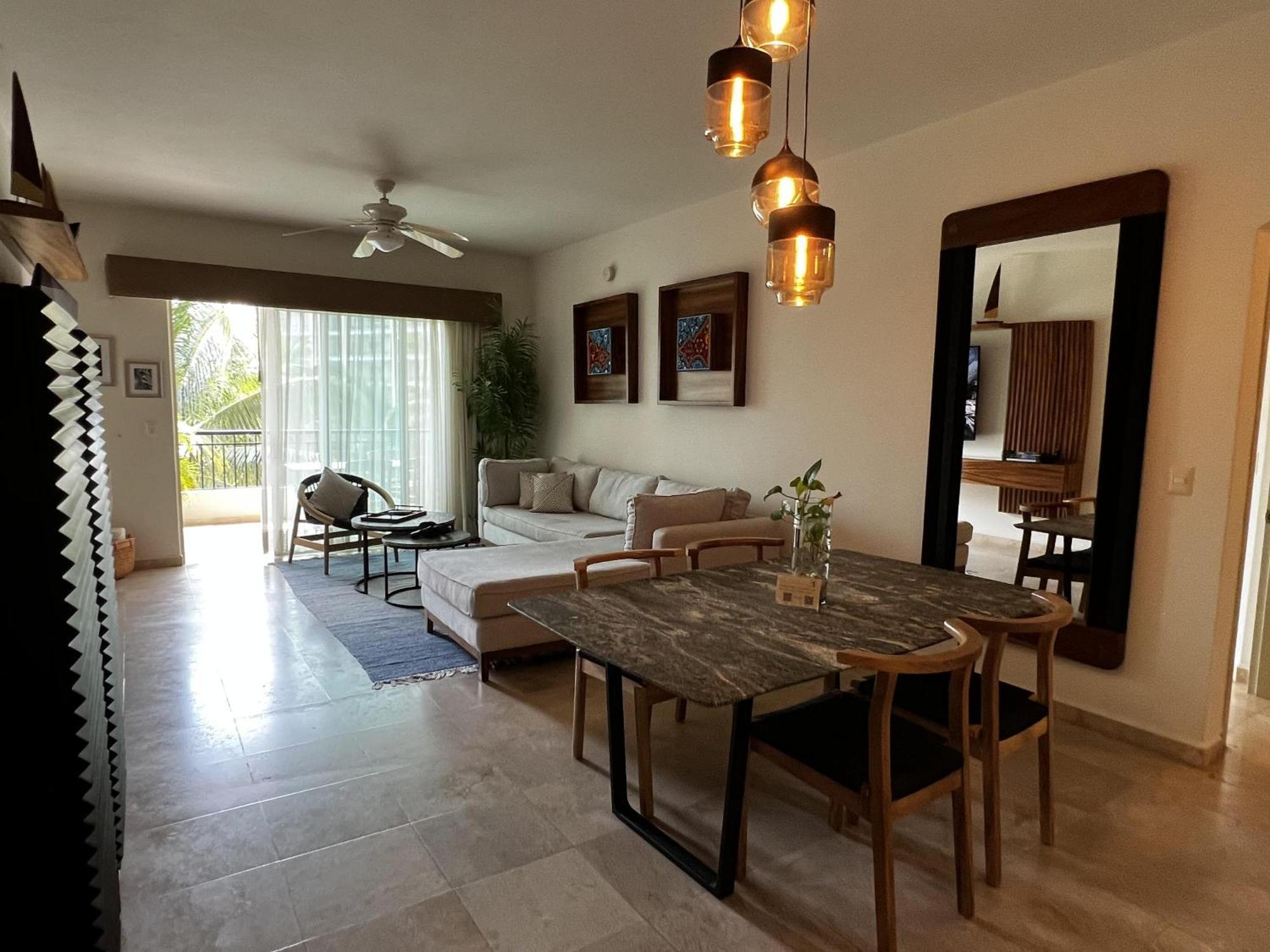 Beachfront 2 Bedroom In Playa Royale Resort, Appartement *